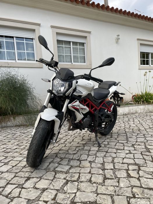 Moto beneli bn125cc