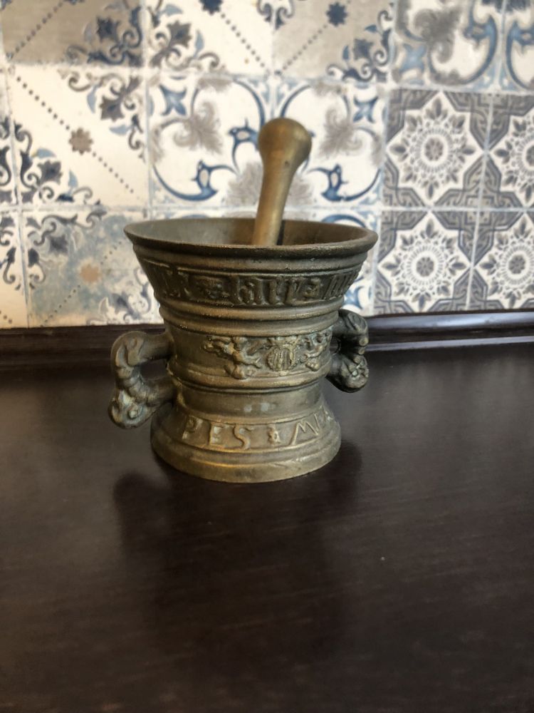 Moździerz z mosiadzu bardzo ciezki i duzy 3 kg