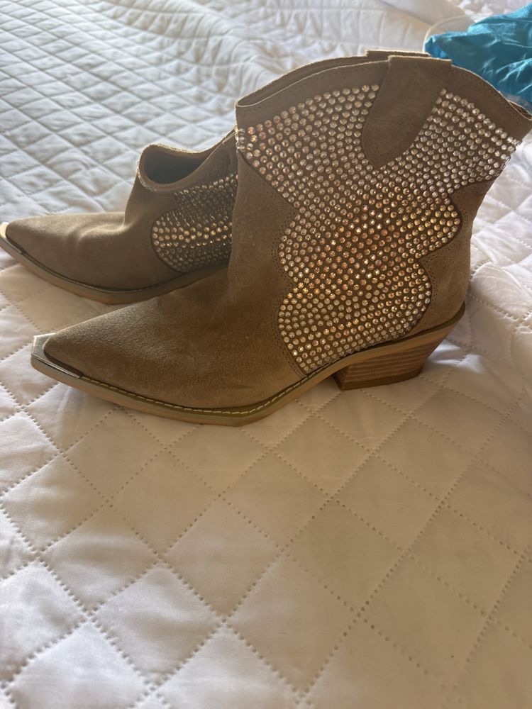 Botas Texanas beje com brilhantes
