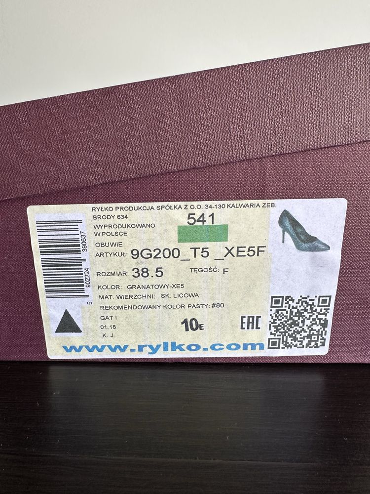 Buty na obcasie Ryłko