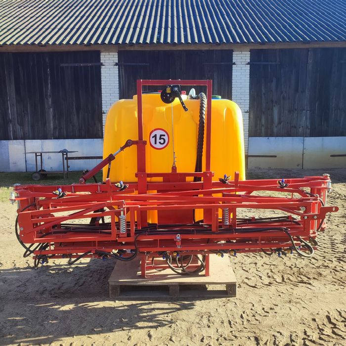 Opryskiwacz zawieszany 15m 1000 litrów