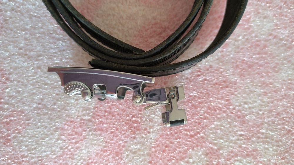 Шкіряний чоловічий ремінь з бляхою