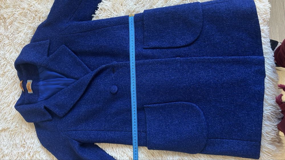 Пальто синього кольору