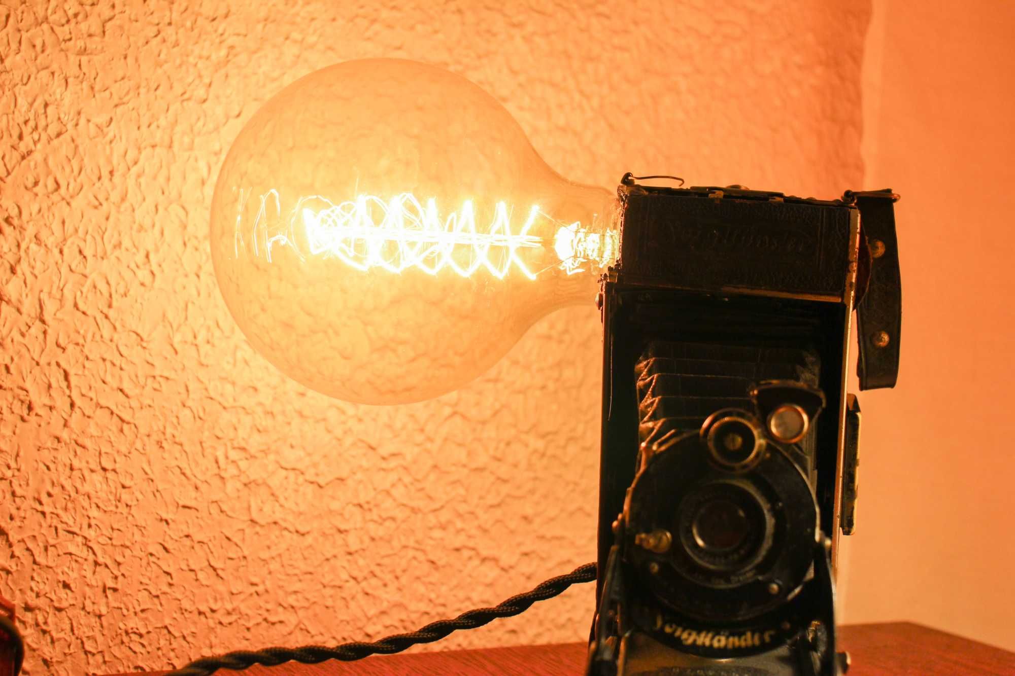 Светильник фотоаппарат винтажный 50 х годов ,с регулировкой яркости .