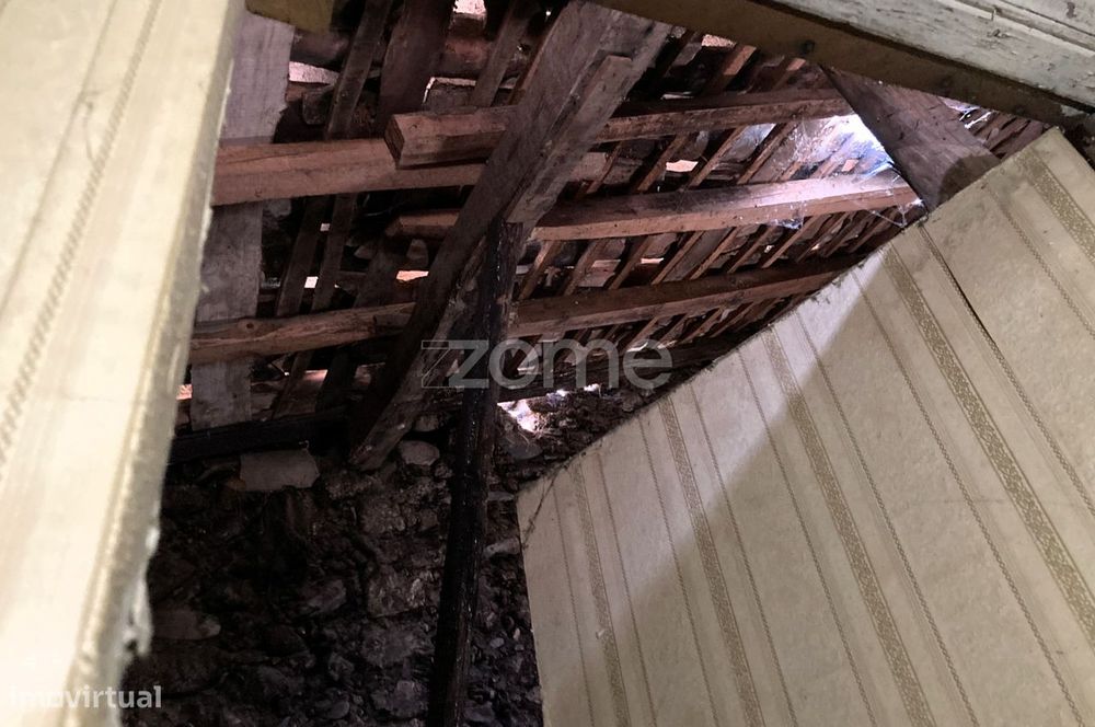 Moradia de 2 pisos para Recuperar na Covilhã