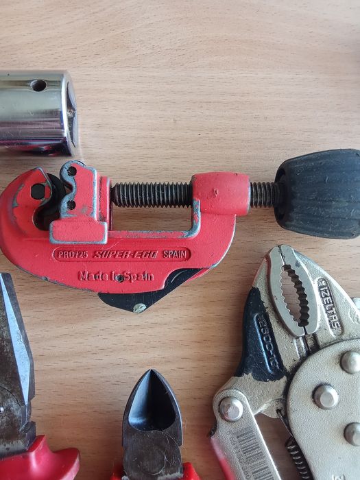 Инструмент ручной IZELTAS промышленный.