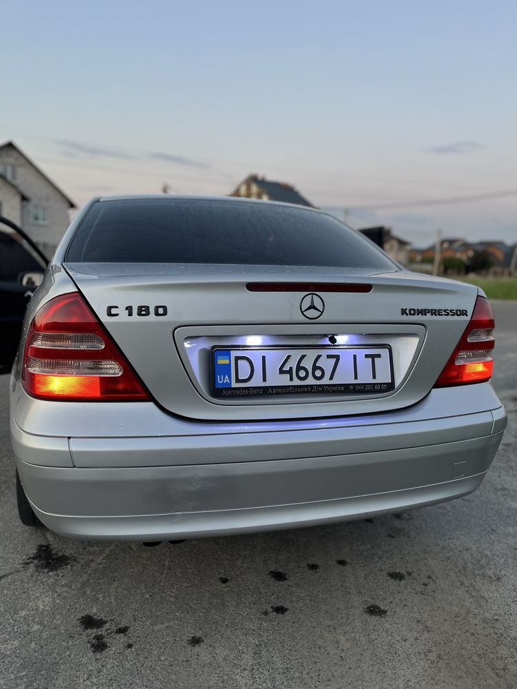 Mercedes Benz W203 C180 Kompressor 1.8 Газ Бензин в отличном состояние