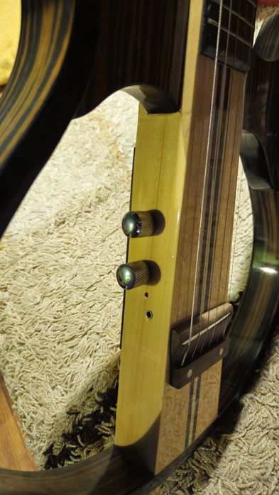 Silent гітара з можливістю грати в навушниках