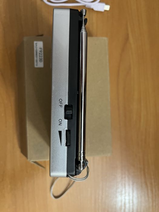 Продам портативний радіоприймач Retekess TR603