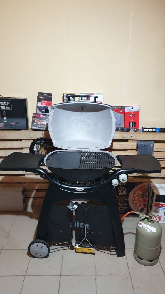 Газовий гриль Weber Q3200