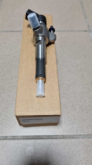 NOWY wtryskiwacz Peugeot Citroen Ford Volvo Mazda  1.6 HDI / TDCI