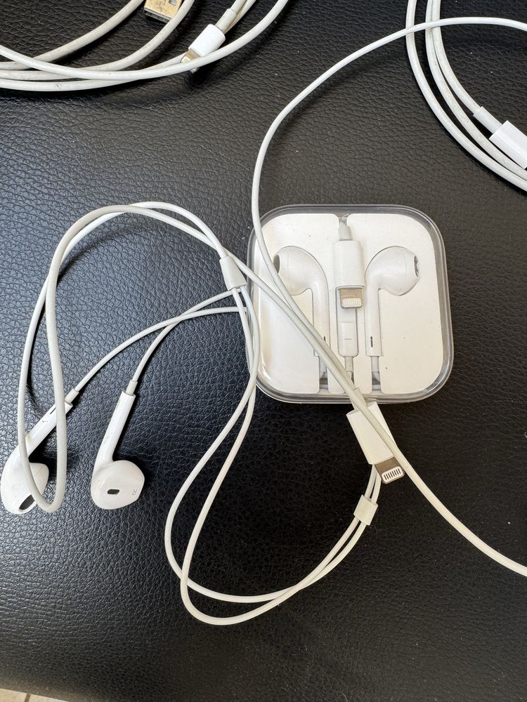 Наушники Apple iPhone EarPods lightning