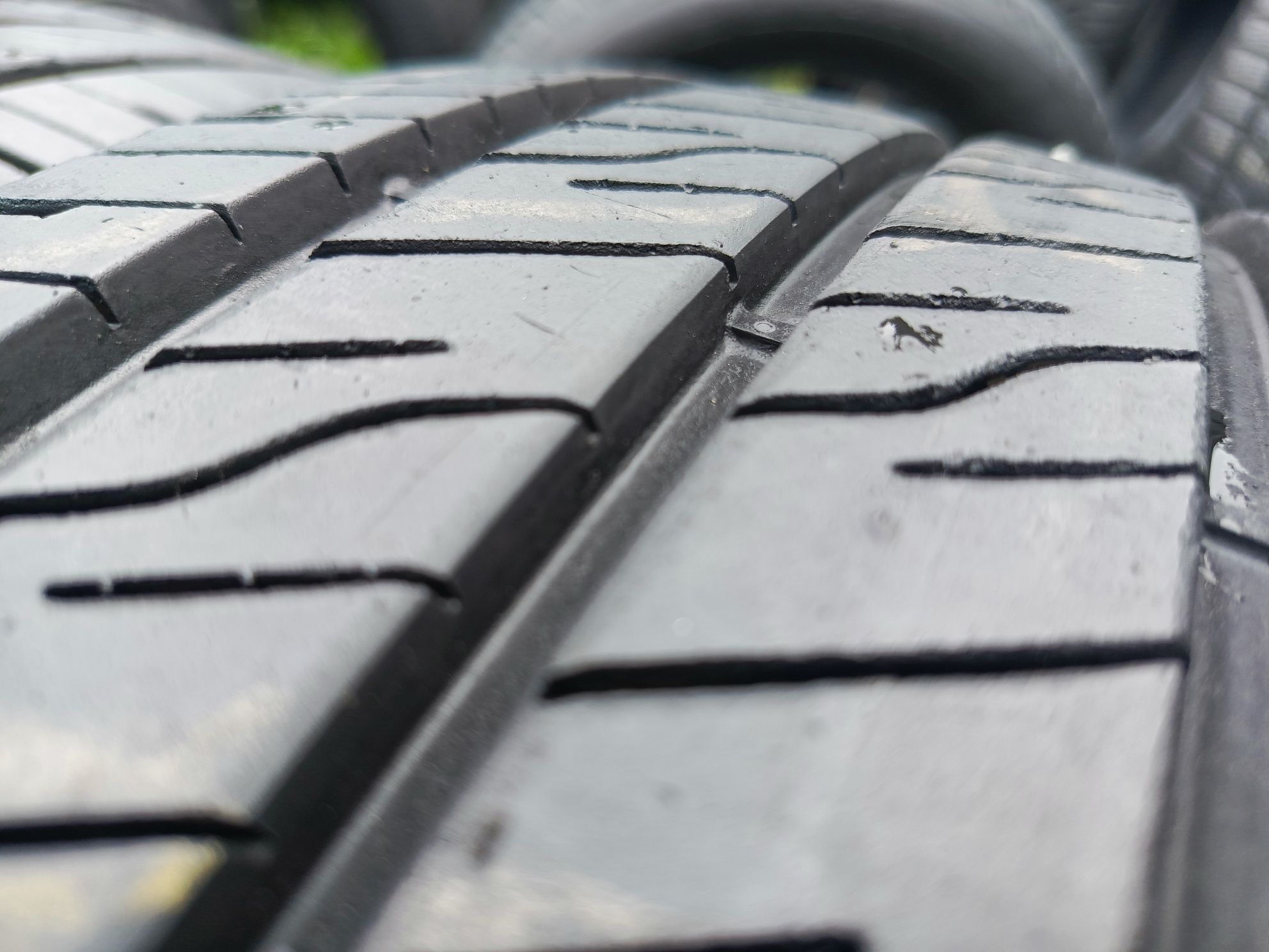 Sprzedam prawie nowe opony Goodyear 215/65 r16C