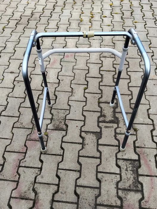 Chodzik, rolator, składany