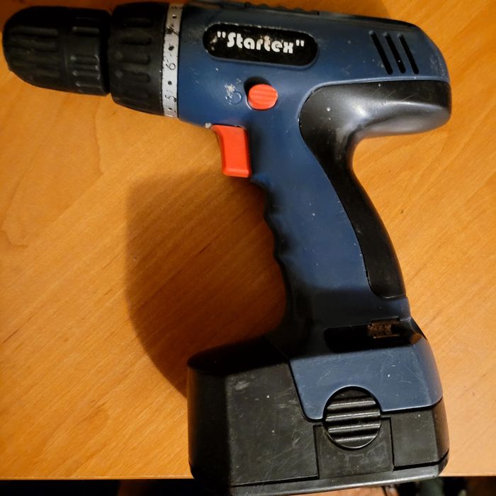 Шуруповерт рабочий.Читаем.