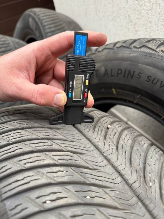 Шини Michelin R-17