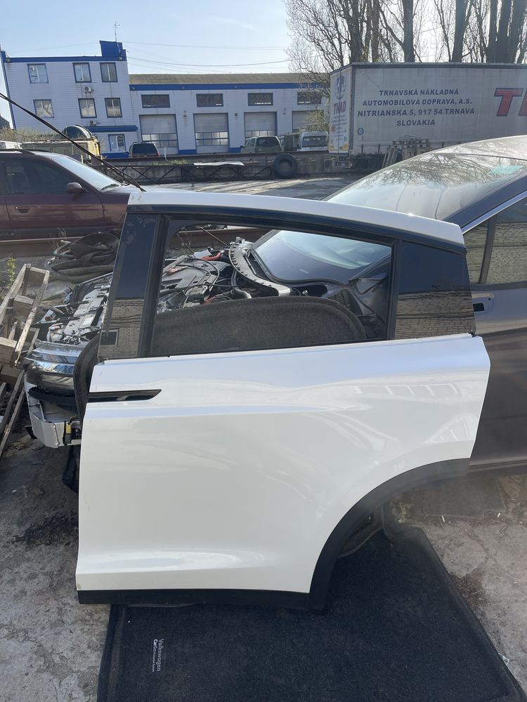 Двері задні Tesla Model X 2022+ plaid