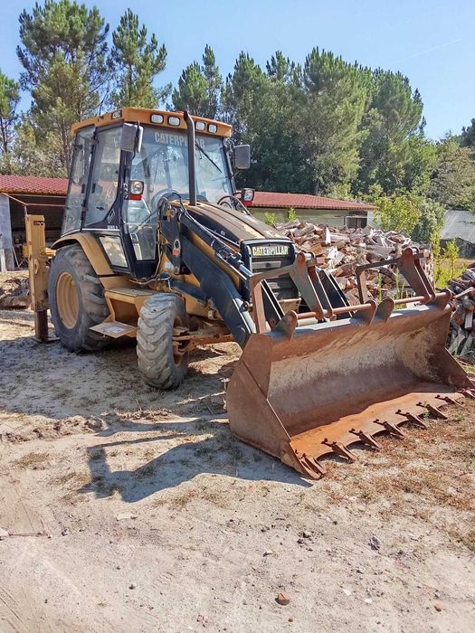 Retroescavadora CATERPILLAR 428