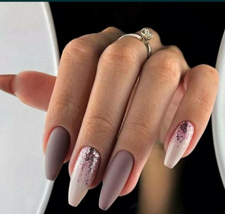 Маникюр, педикюр, наращивание  ногтей