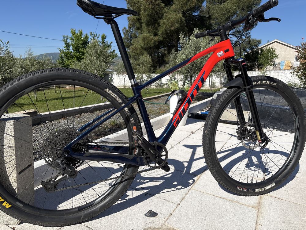 Bicicleta BTT Giant XTC roda 29