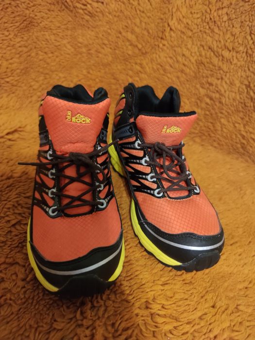 Nowe buty lekkie buty sneakersy rozmiar 36