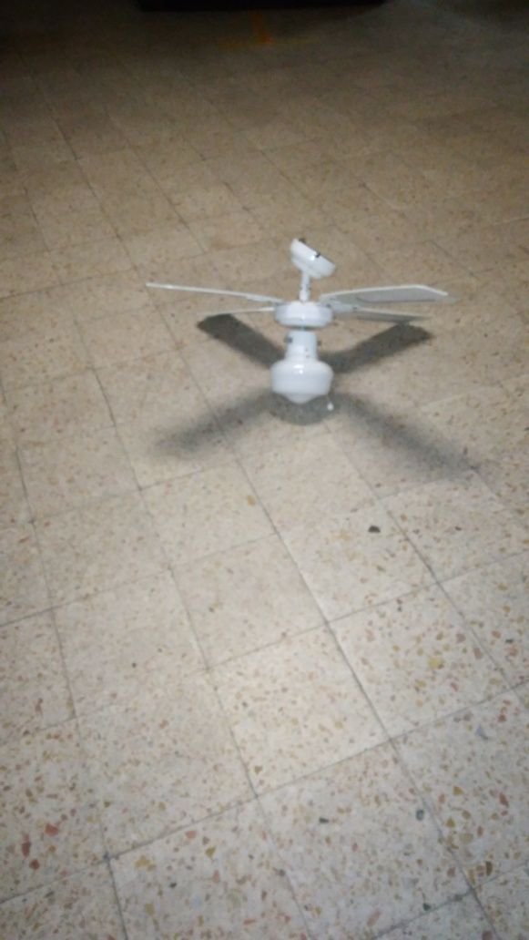 Ventoinha de tecto com luz