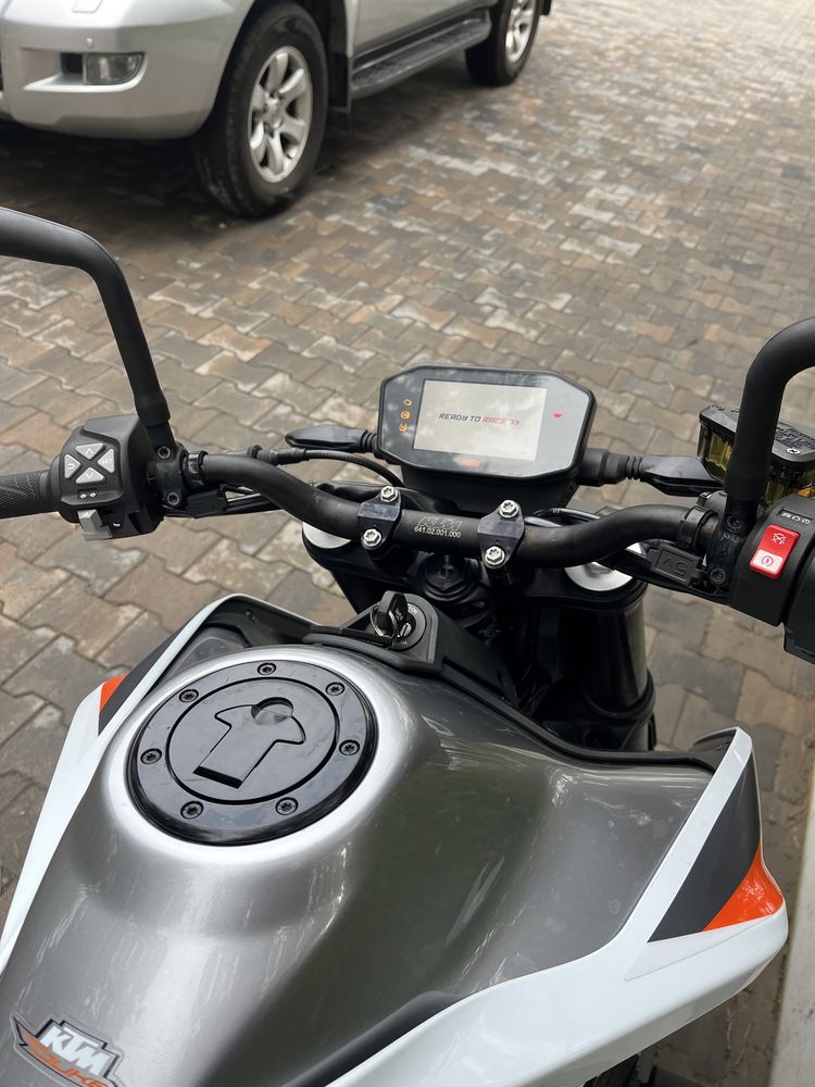Мотоцикол KTM Duke 790