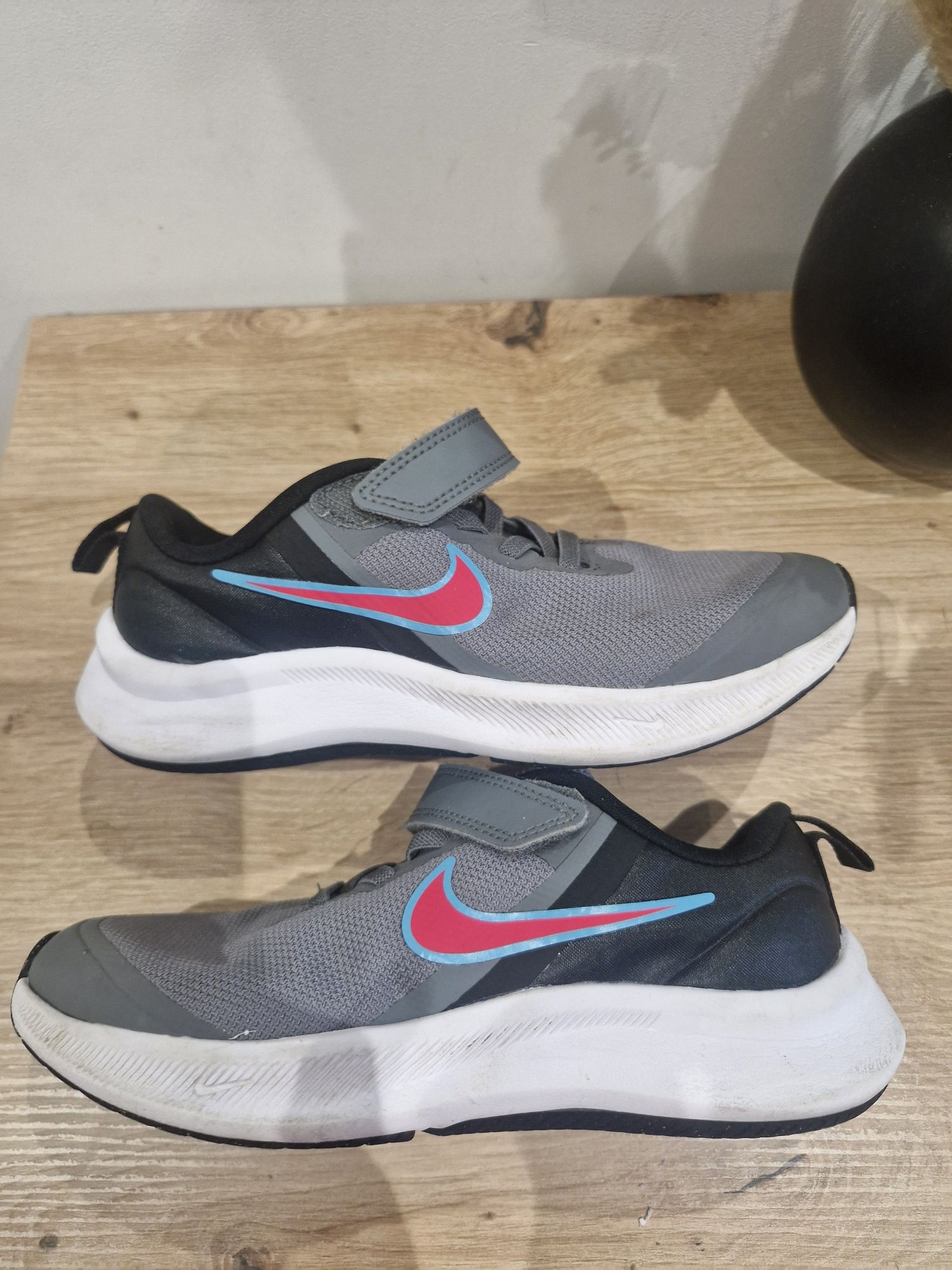 Buty Nike - rozmiar 31, wkładka 19 cm - 50 zł
