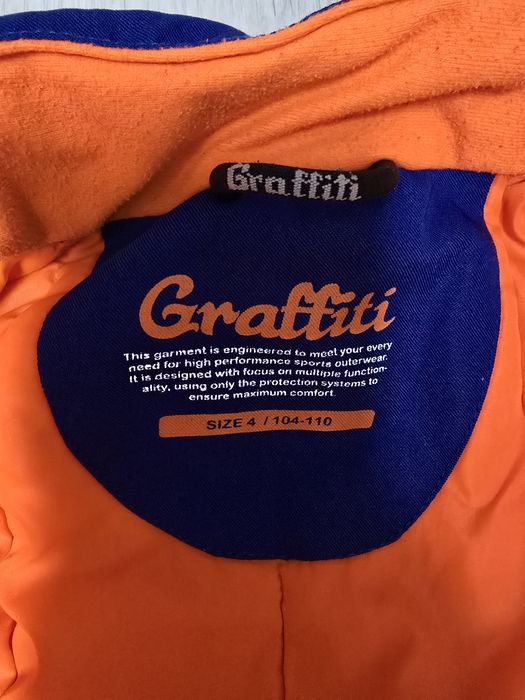 Kombinezon jednoczęściowy dziecięcy rozmiar 104-110  graffiti