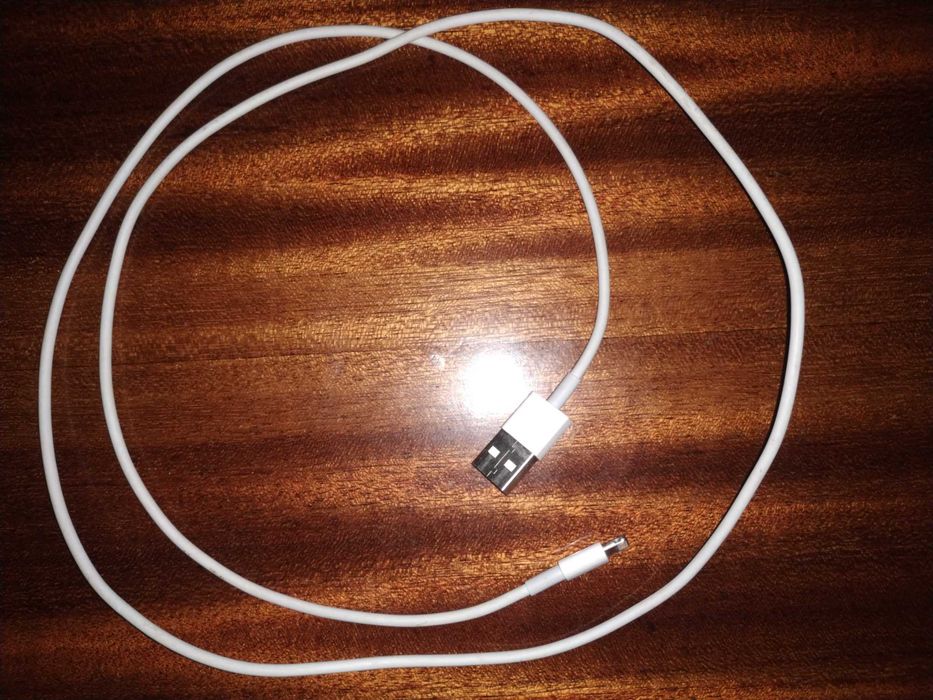 Продам блок живлення "Ugreen" 2.1 А + USB кабель Lighting (довжина 1м)
