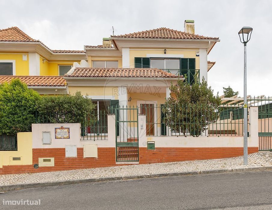 Moradia T5 para venda