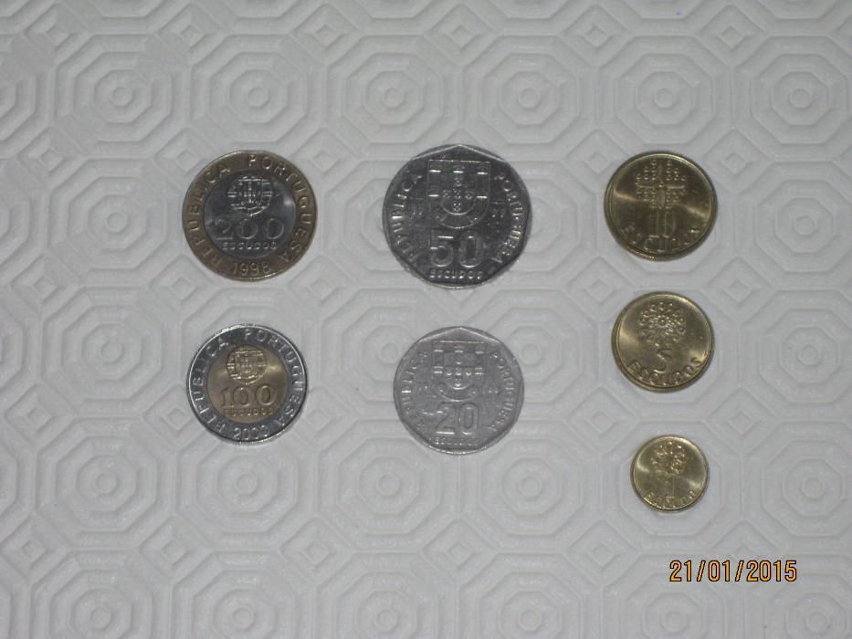 Moedas de " escudo "