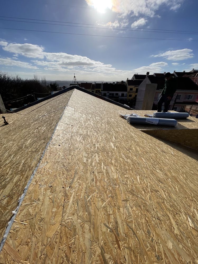 Serviços de impermeabilização e painel sanduíche