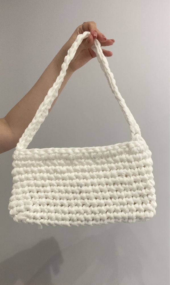 Torebka na szydełku z kokardkami biała handmade