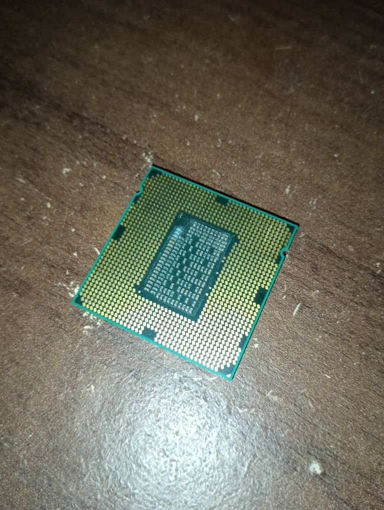 Процесор Intel Core i5 2400 4 ядра 4 потоки по 3.1ггц