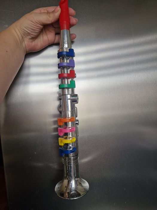 Кларнет дитячій, класно грає і є ноти на коробці