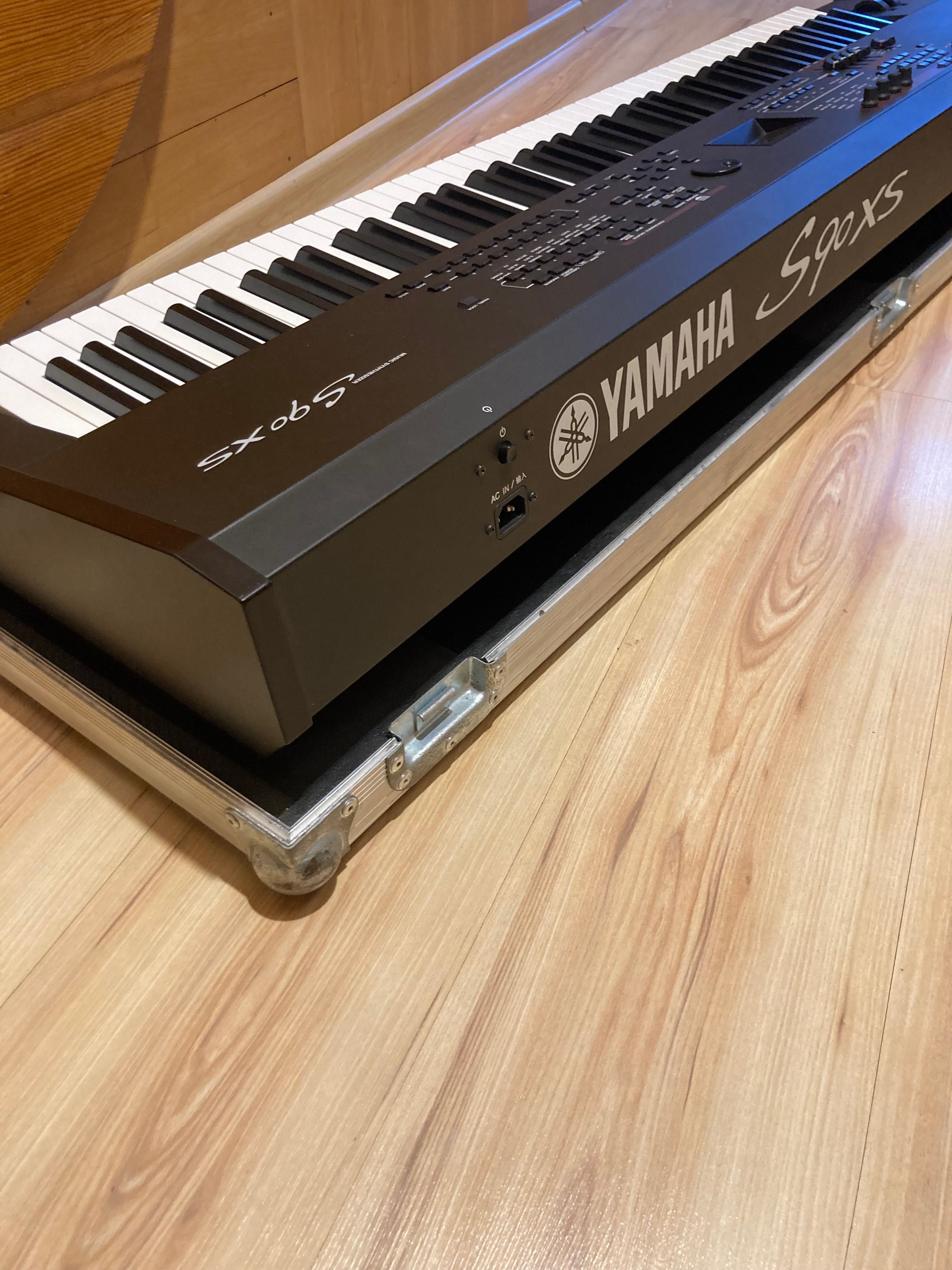 Yamaha S90 XS + twardy case, stan igła!