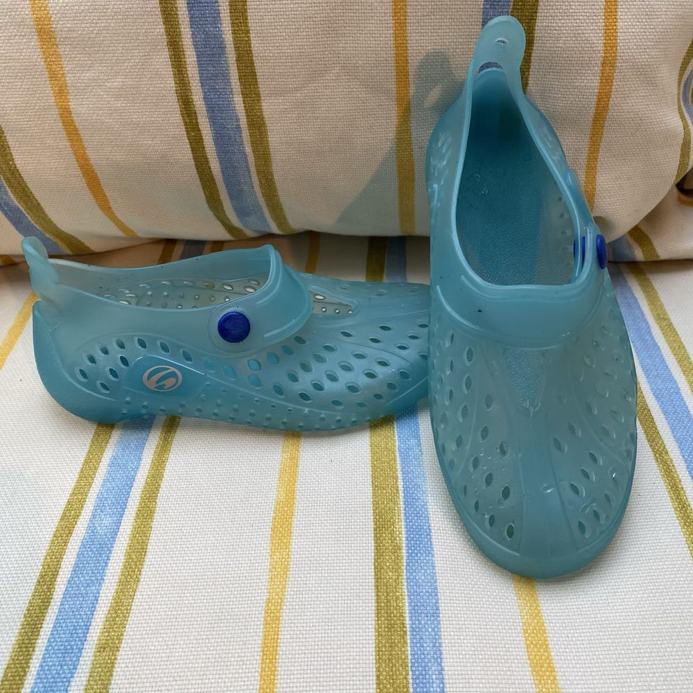 Niebieskie buty do wody/na rafę rozm.29/30