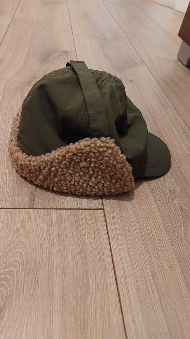 Czapka uszatka z daszkiem zara