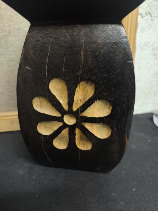 Vaso Rústica em Madeira Esculpida com Entalhes Flo. 
venda esta peça d