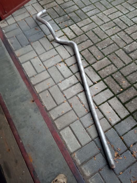 Rura wydechowa z samochodu