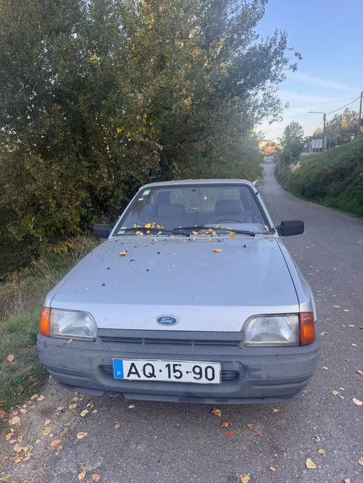Ford Escort CL Cinzento