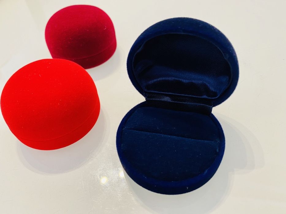 Caixa de anel em veludo, redonda, varias cores