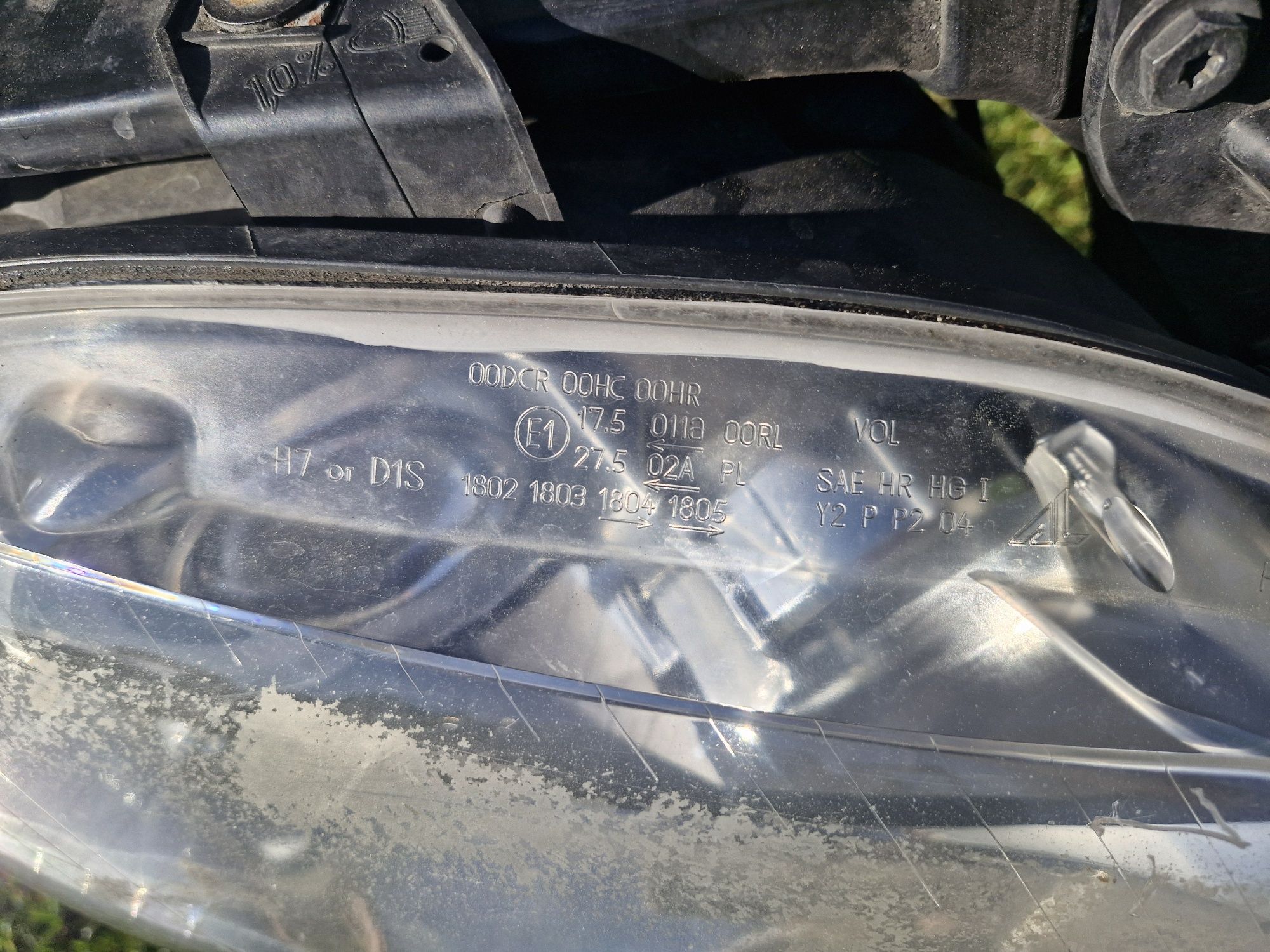 Lampy xenon audi a4 b7