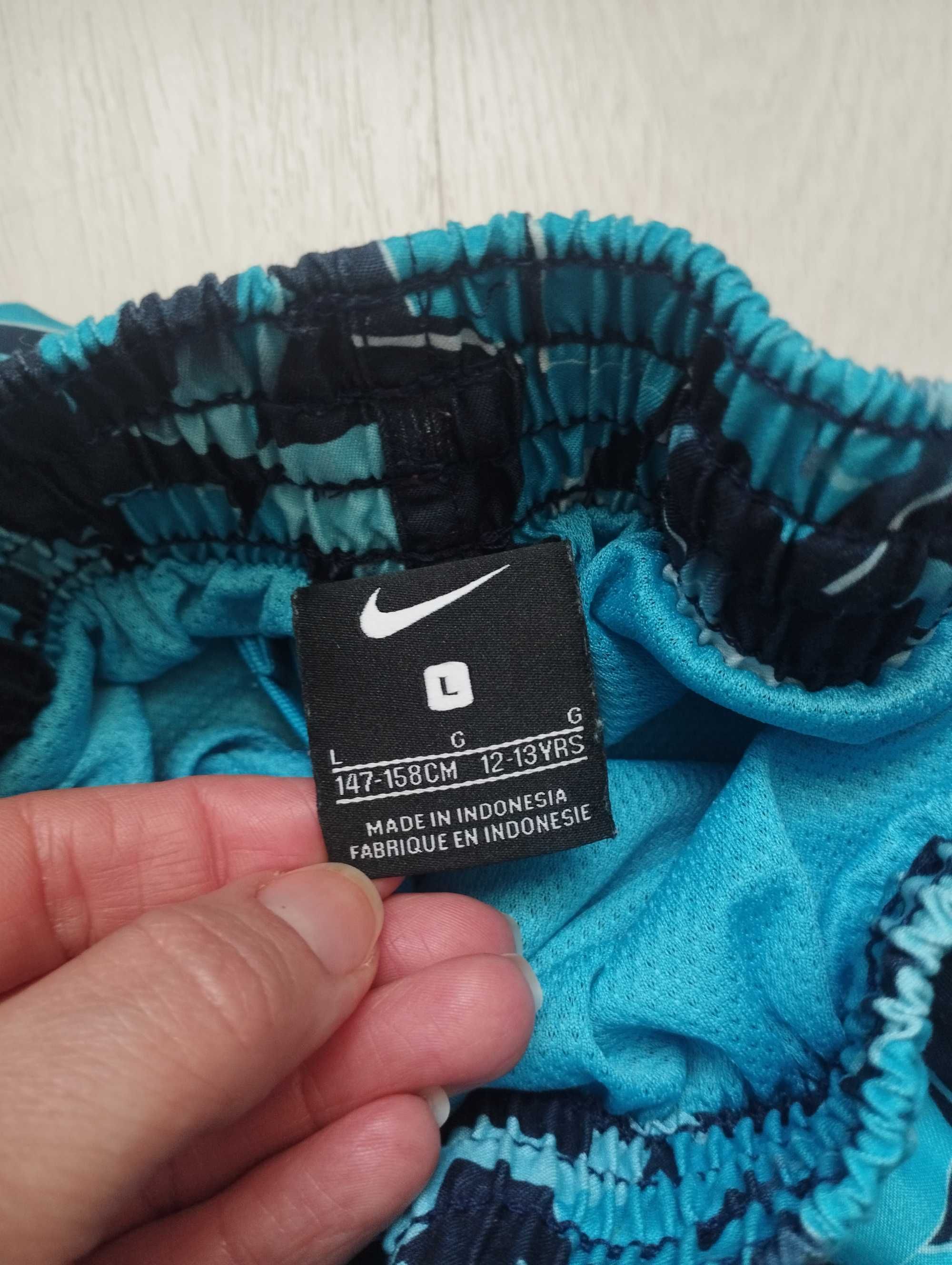 Nike niebieskie kąpielówki szorty chłopięce r. 146