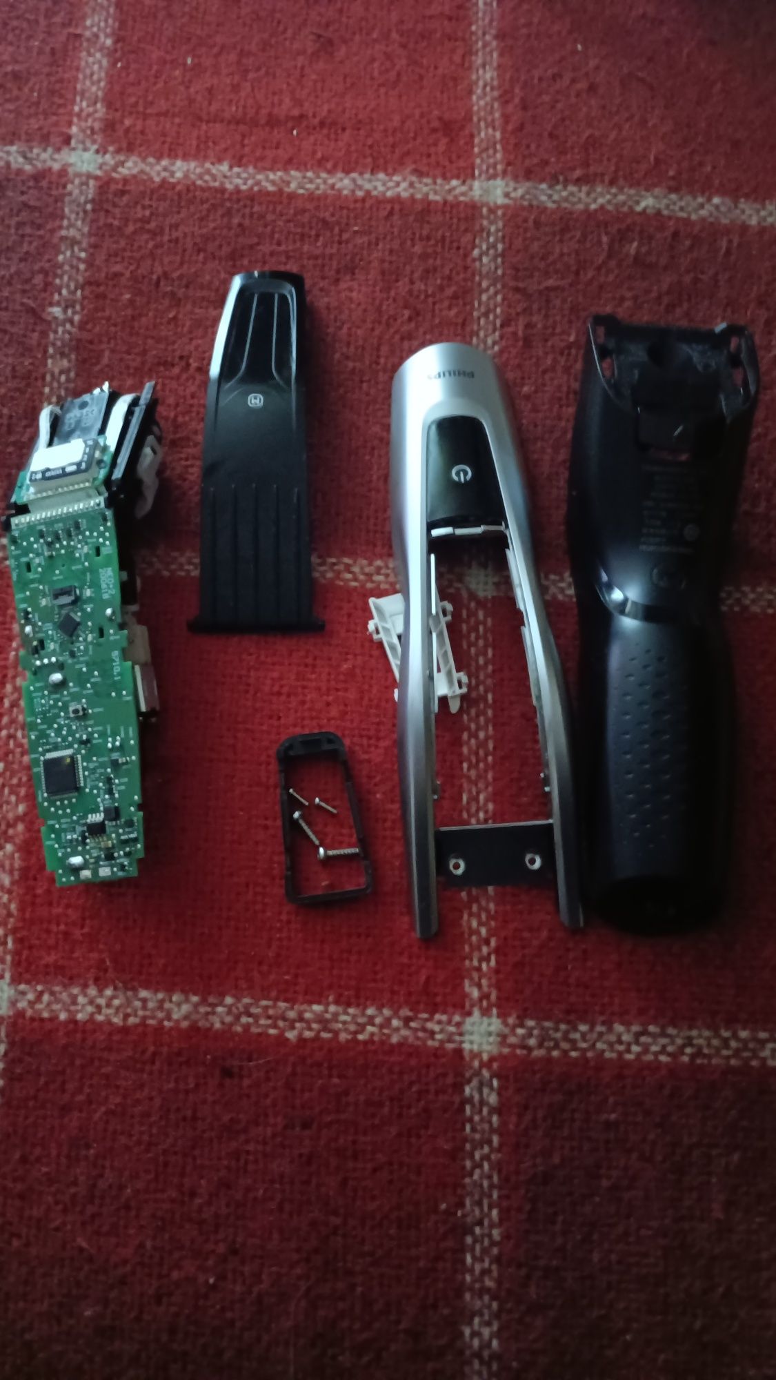 На запчасти машинка для стрижки Philips hc9450 /20