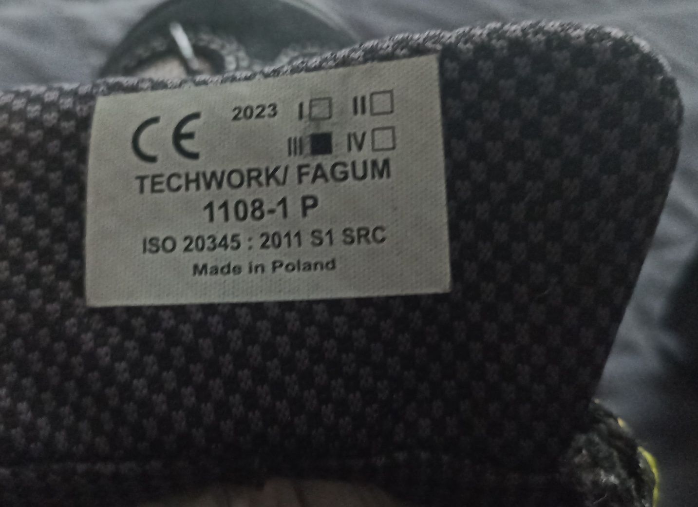Buty robocze 38 , z blachą , nowe.