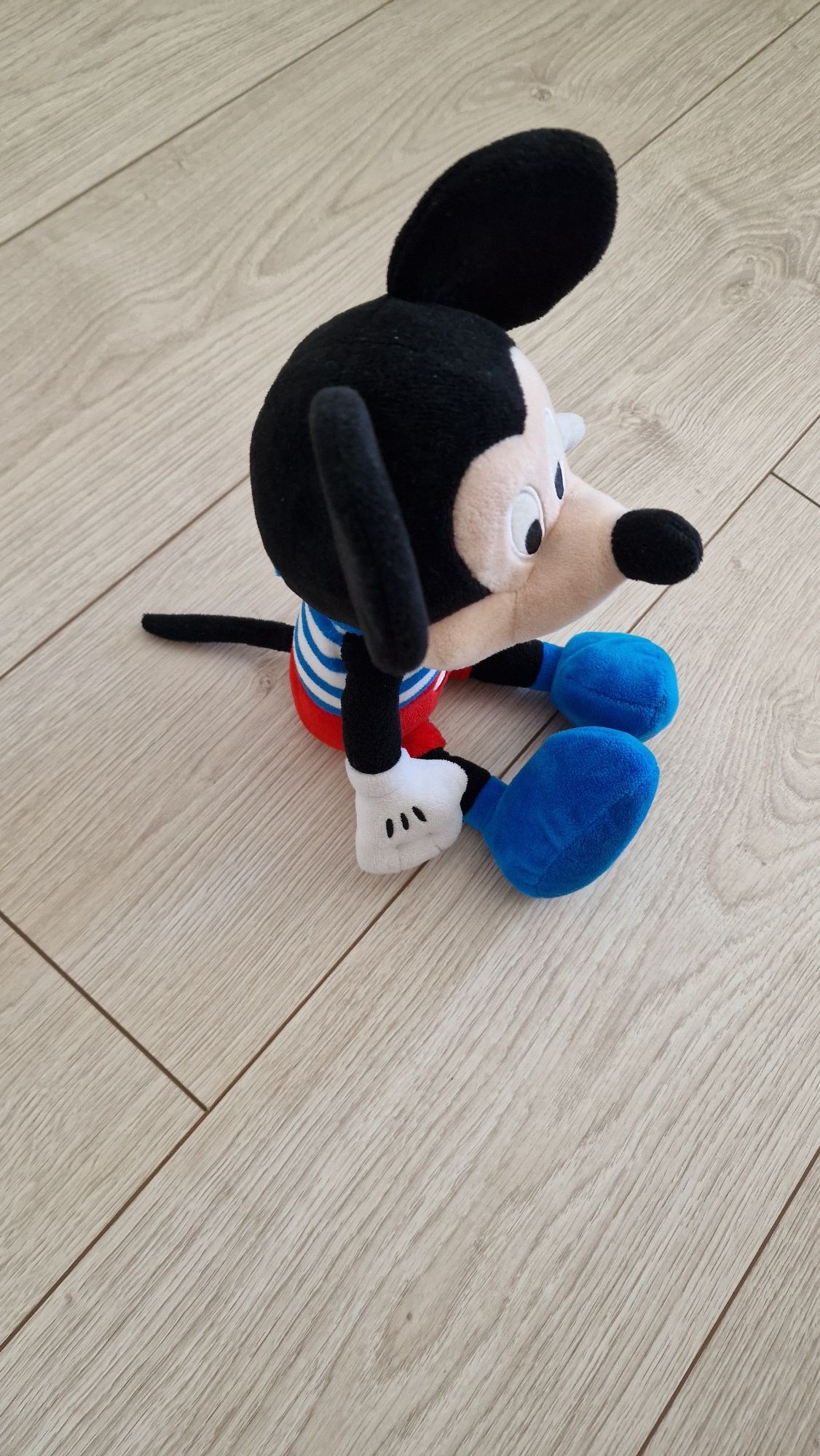 Peluche interativo Mickey beijinho
