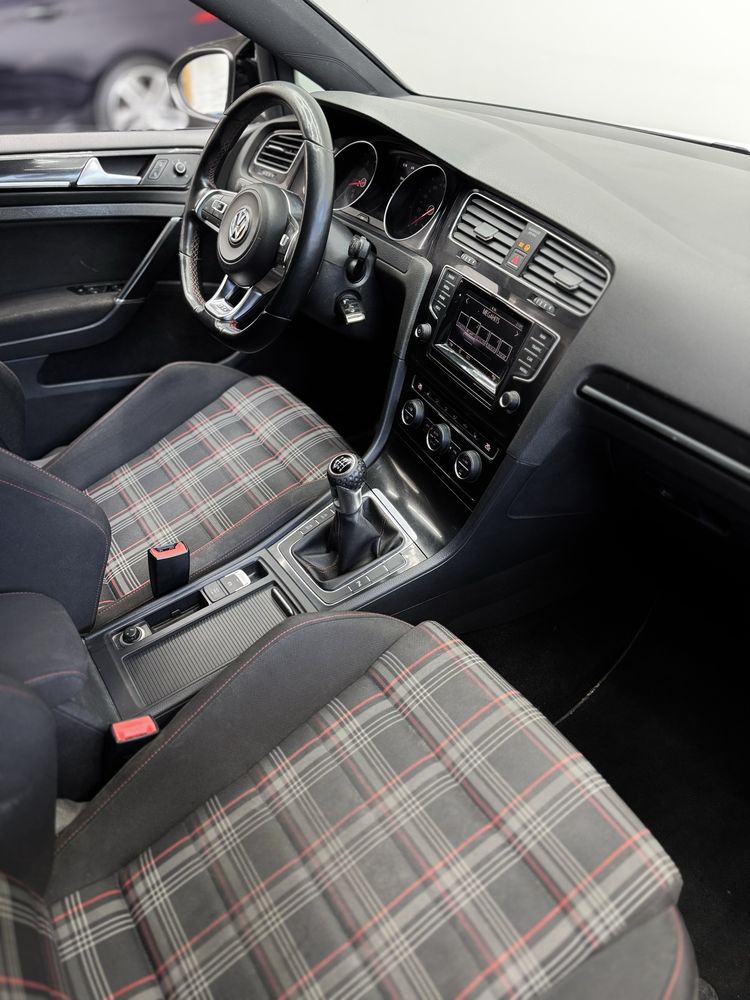 VOLKSWAGEN GOLF 7 GTI