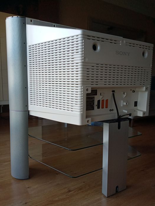 Sony Triniton Wide KV-32FC60Z + Móvel